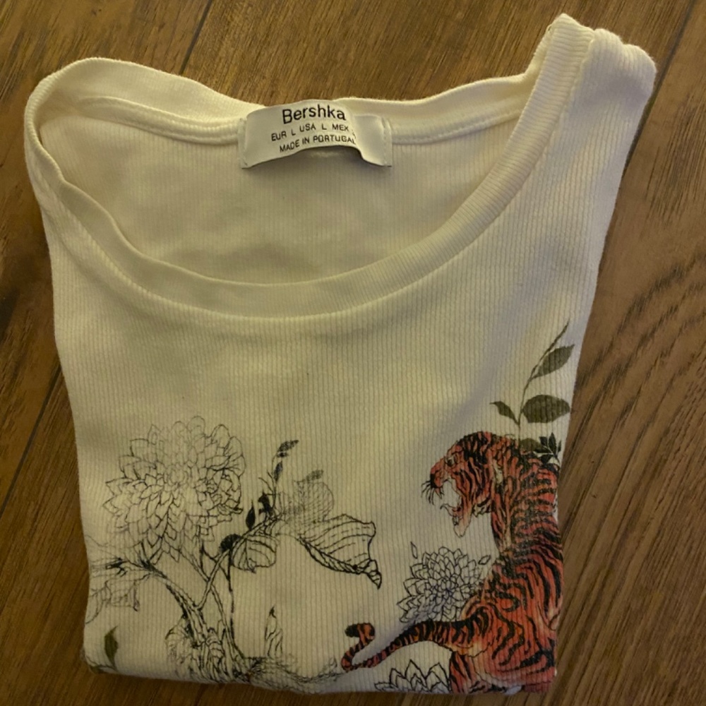 Crop top - Picture 2 of 2